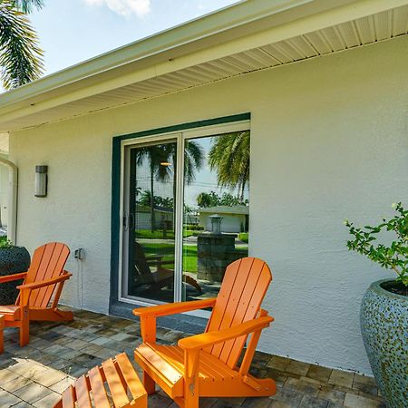 Bright Cape Coral Home With Patio Walk To Beach! 외부 사진